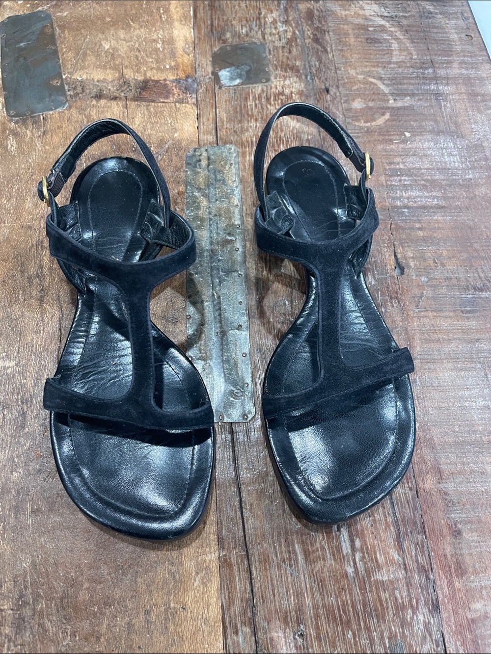Robert Clergerie Black Suede T-Strap Sandals